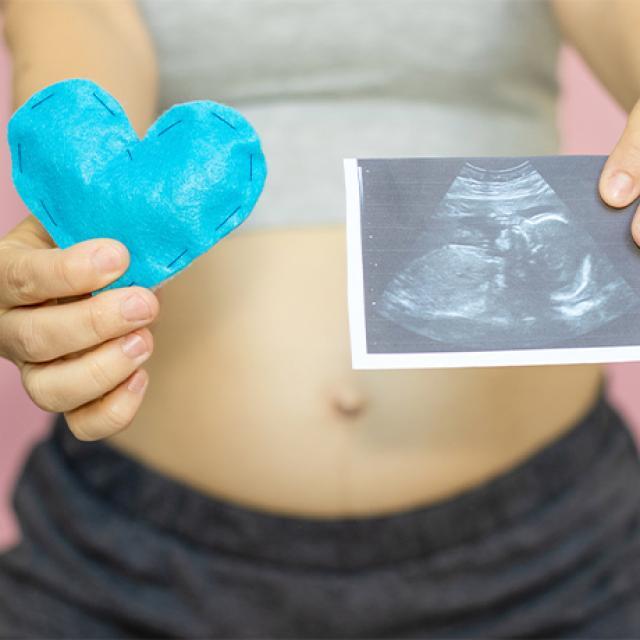 Kalendarz ciąży – jak rozwija się dziecko tydzień po tygodniu, co zmienia się w organizmie matki?